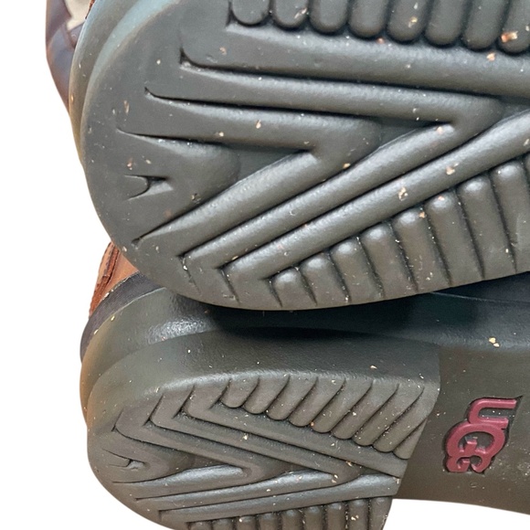 UGG Australia Genuine Leather Waterproof Boots with Shearling & Rubber Soles 8.5 - Picture 8 of 15